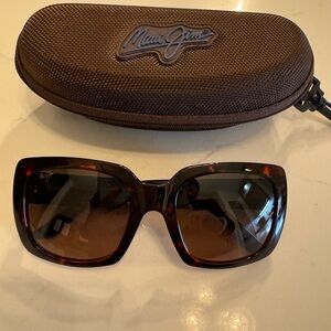 NWOT Maui Jim Two Steps Sunglasses